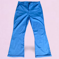Pantalón talle medio bota recta azul