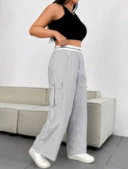 Pantalón de rayas con bolsillos laterales