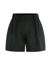 Short con pliegues negro
