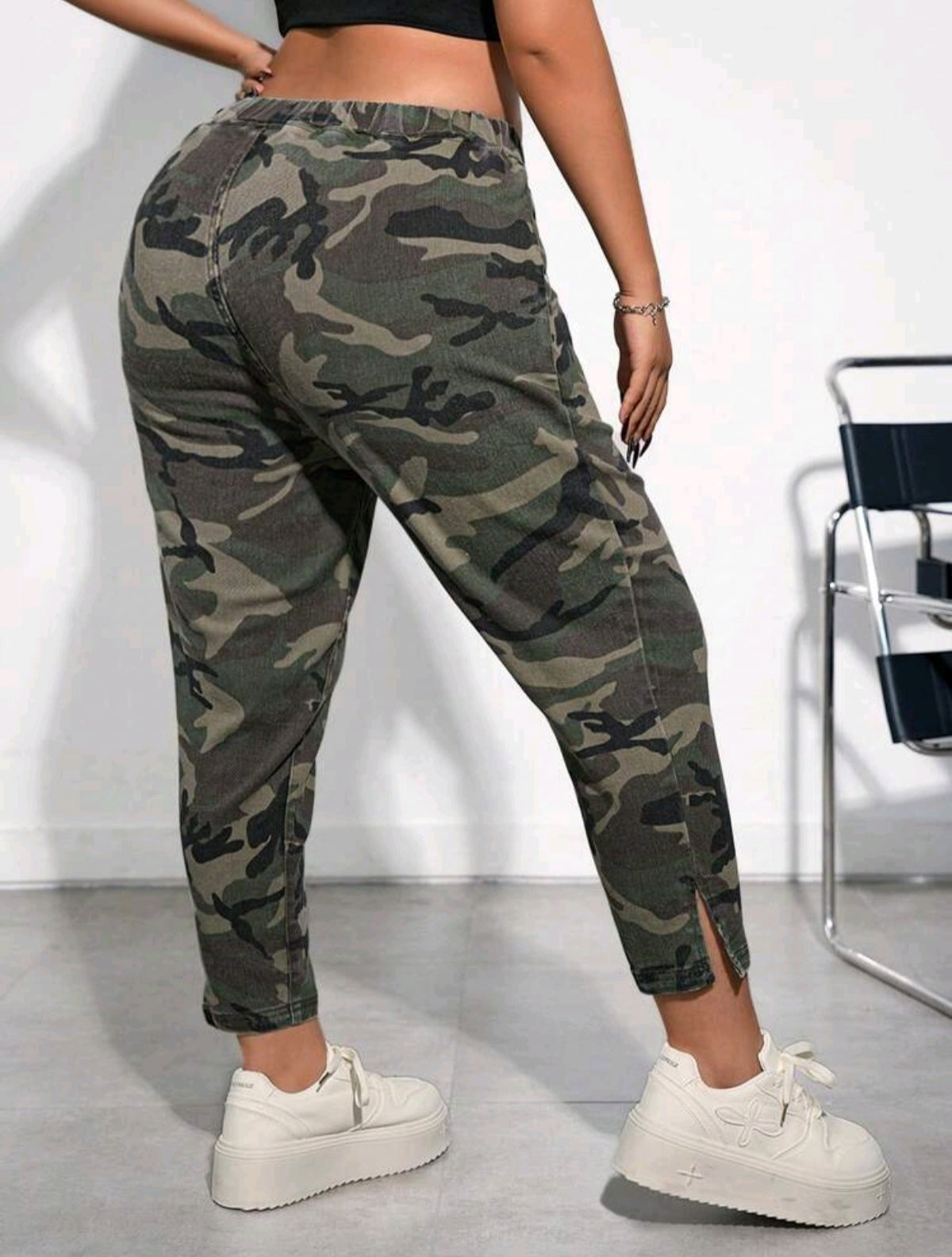 Jean mom camuflado stretch
