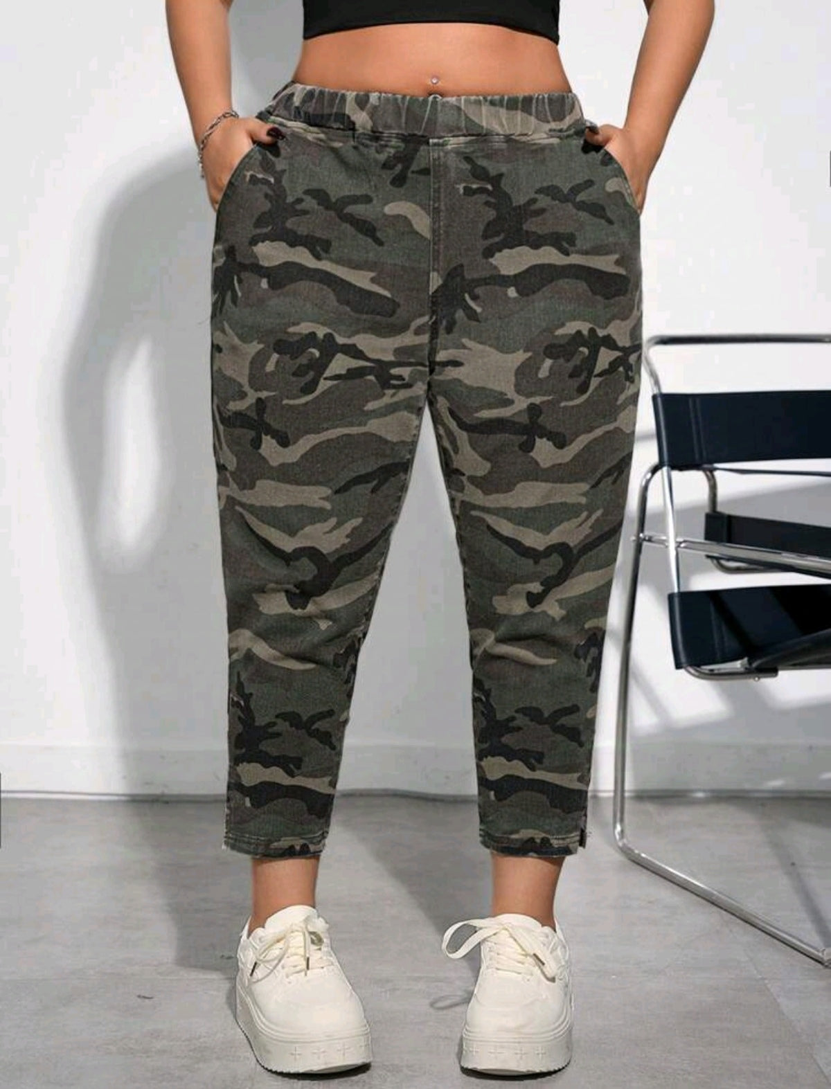 Jean mom camuflado stretch