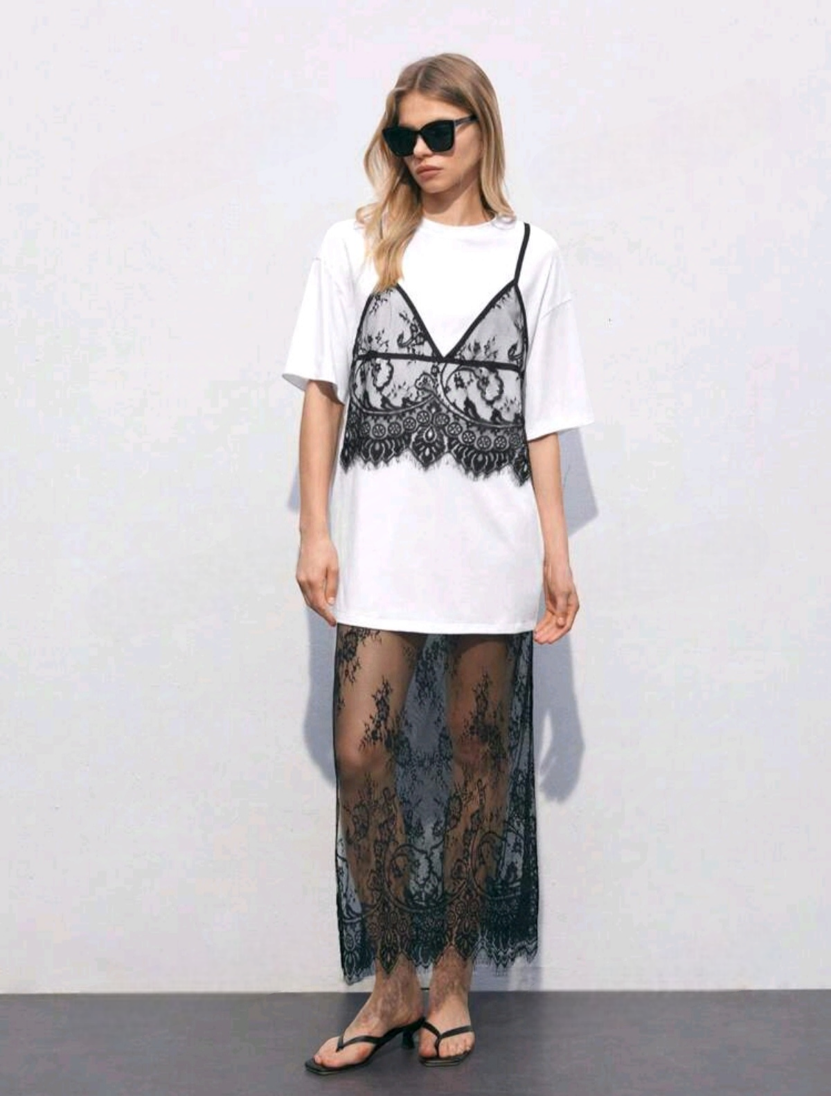 Set camiseta y falda de encajes