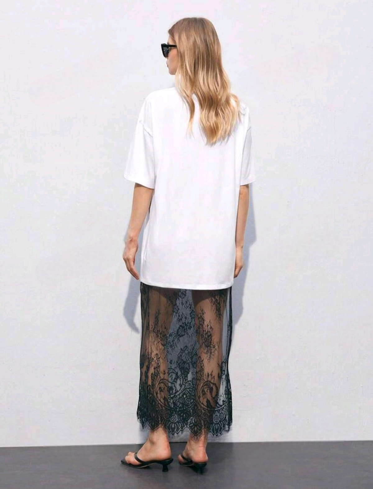 Set camiseta y falda de encajes