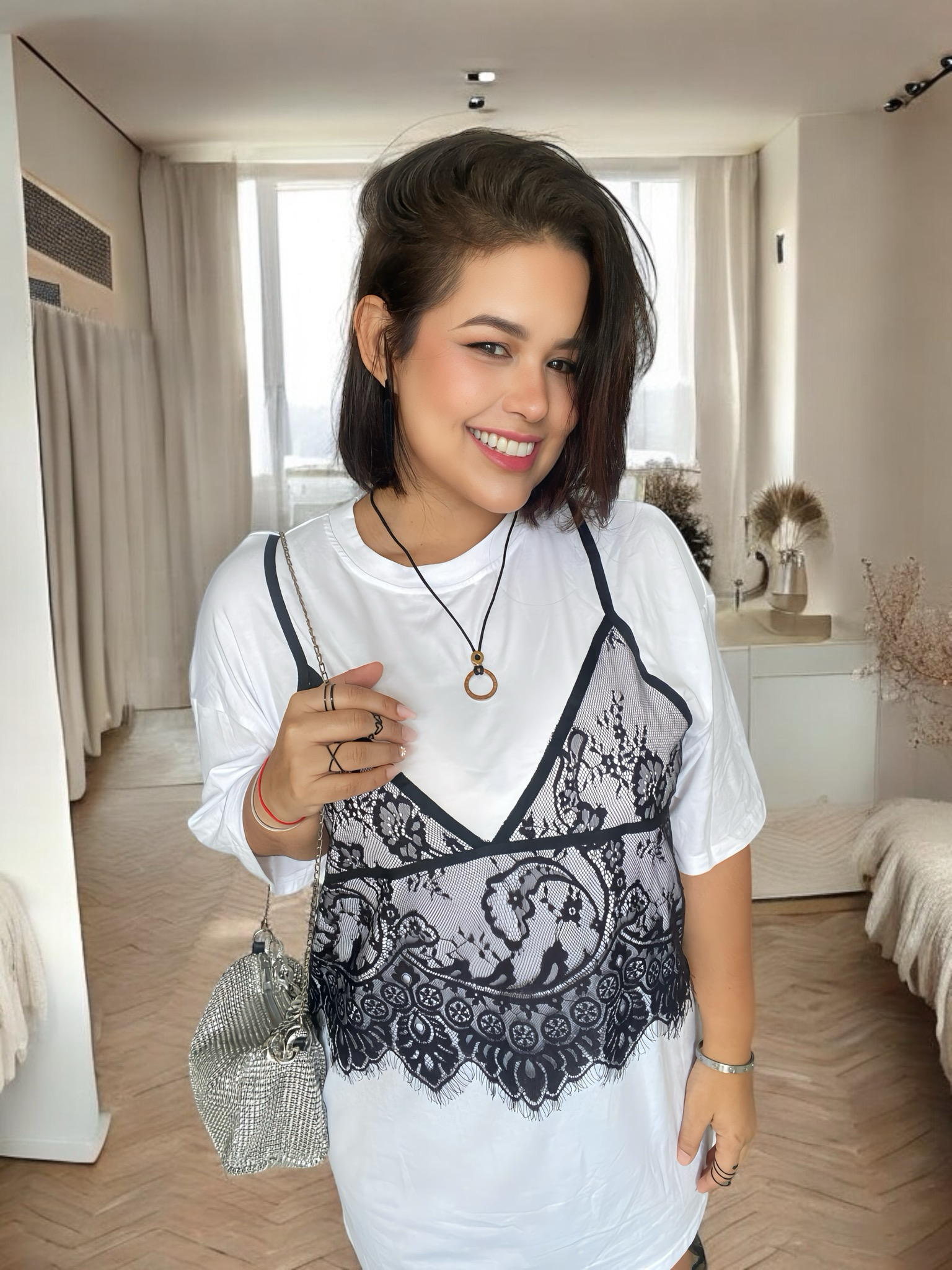 Set camiseta y falda de encajes