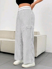 Pantalón de rayas con bolsillos laterales